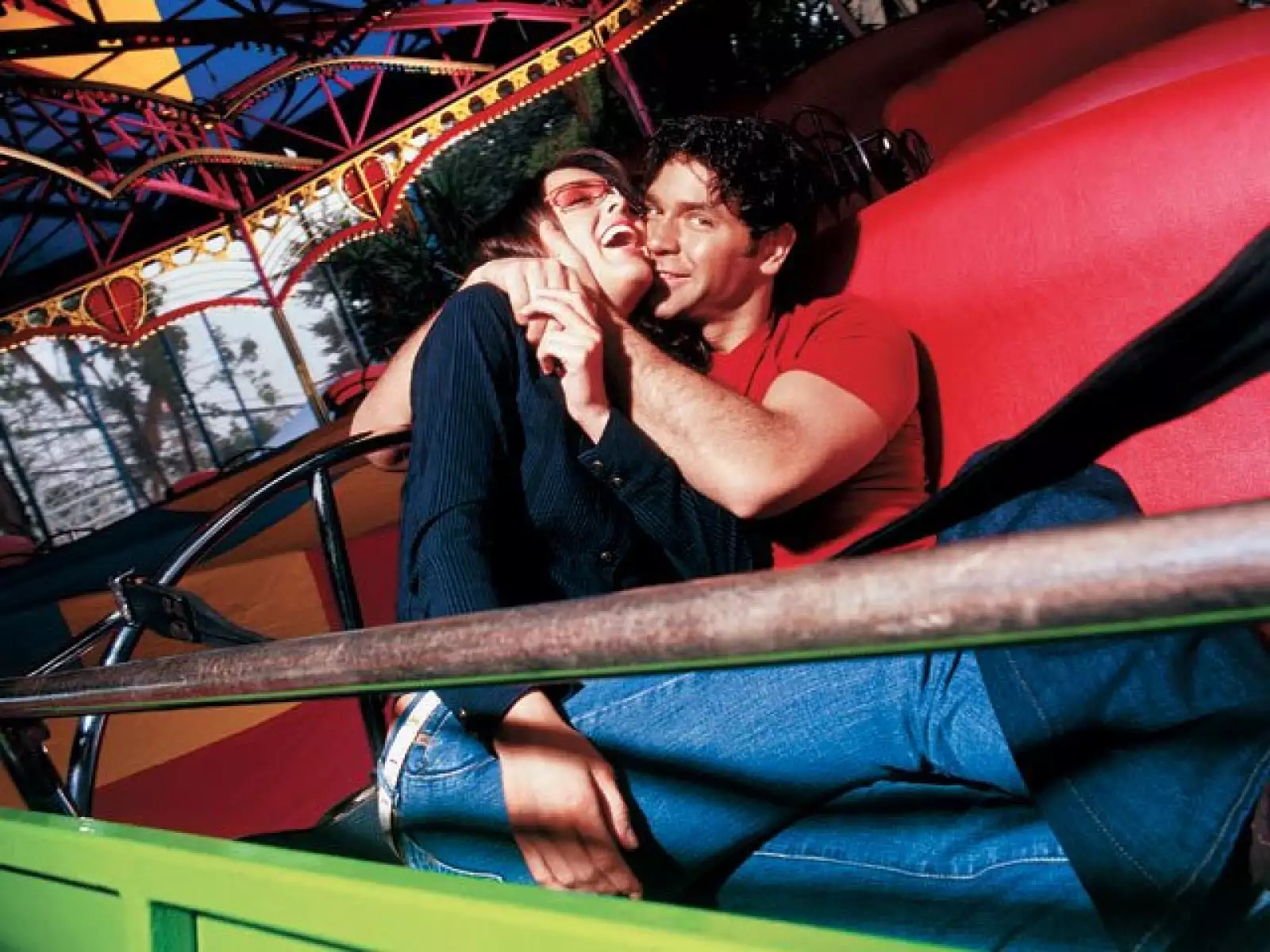 Jacky Bracamontes y Valentino Lanús.