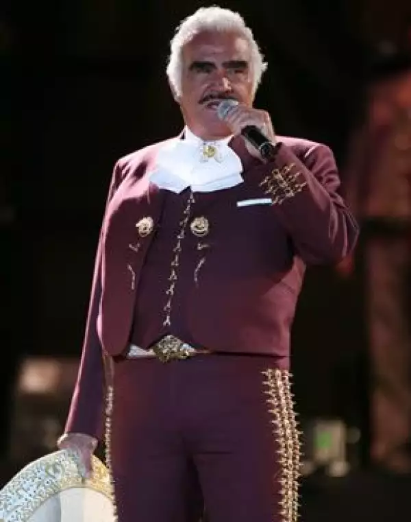 La gente coreó las canciones y lanzó vivas al ídolo de la música vernácula.