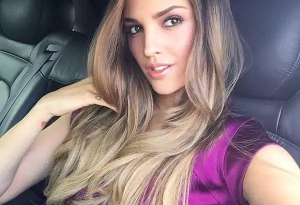 La actriz incitó a los latinos a votar por la opción que aliente su progreso.