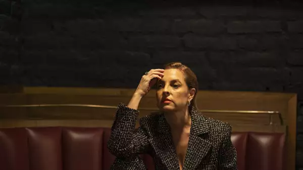 Marina de Tavira, cumple temporada en el teatro Helénico de la Ciudad de México de la obra de teatro Consentimiento.