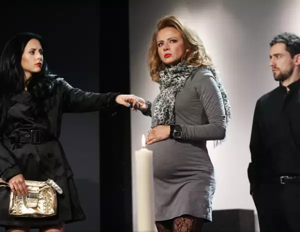 En la obra también participan Zuria Vega y Stephanie Salas.