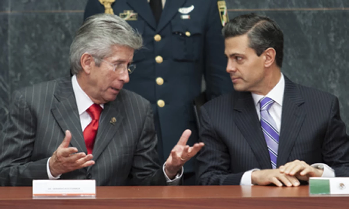 La intención en el proyecto del Ejecutivo no era afectar a los ciudadanos, afirmó Ruiz Esparza –izq-. (Foto: Cuartoscuro)