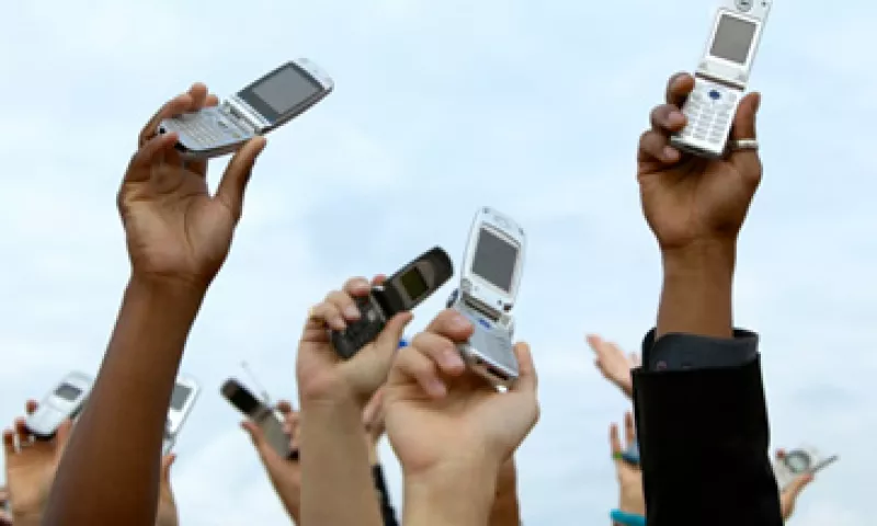 Los analistas dijeron que tenía sentido que Verizon se arriesgase a lograr un acuerdo mientras AT&T sigue atada a sus esfuerzos de conseguir la aprobación de su acuerdo con T-Mobile USA. (Foto: Thinkstock)
