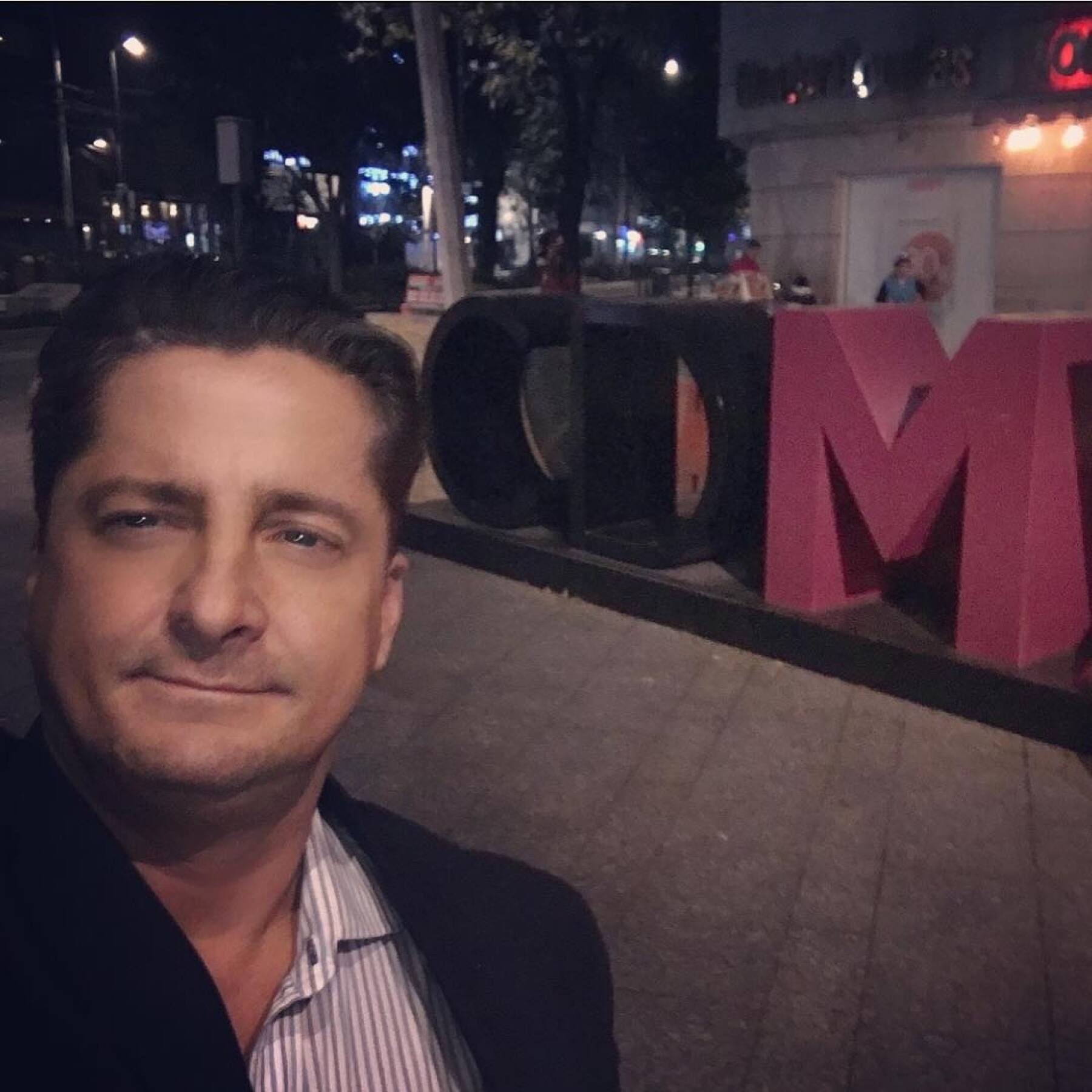 Asi Vive La Cuarentena Alex Basteri El Hermano De Luis Miguel