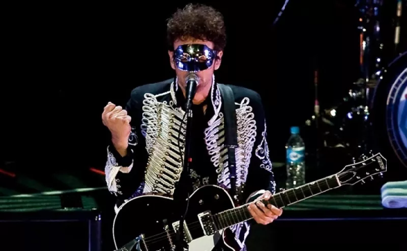 Aquí algunas de las canciones más populares del argentino, quien hoy cumple 52 años y desde hace uno se encuentra en coma tras sufrir accidente cerebrovascular.