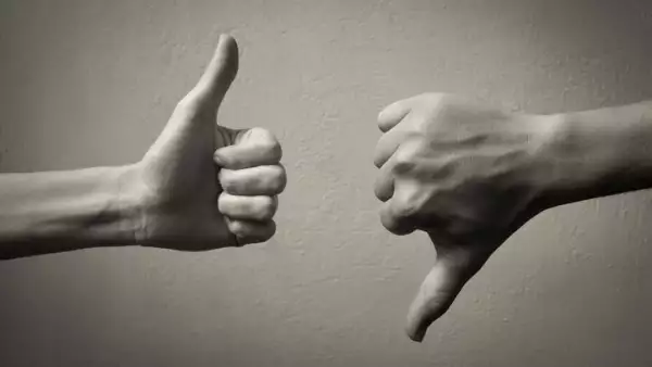 Thumbs up thumbs down.