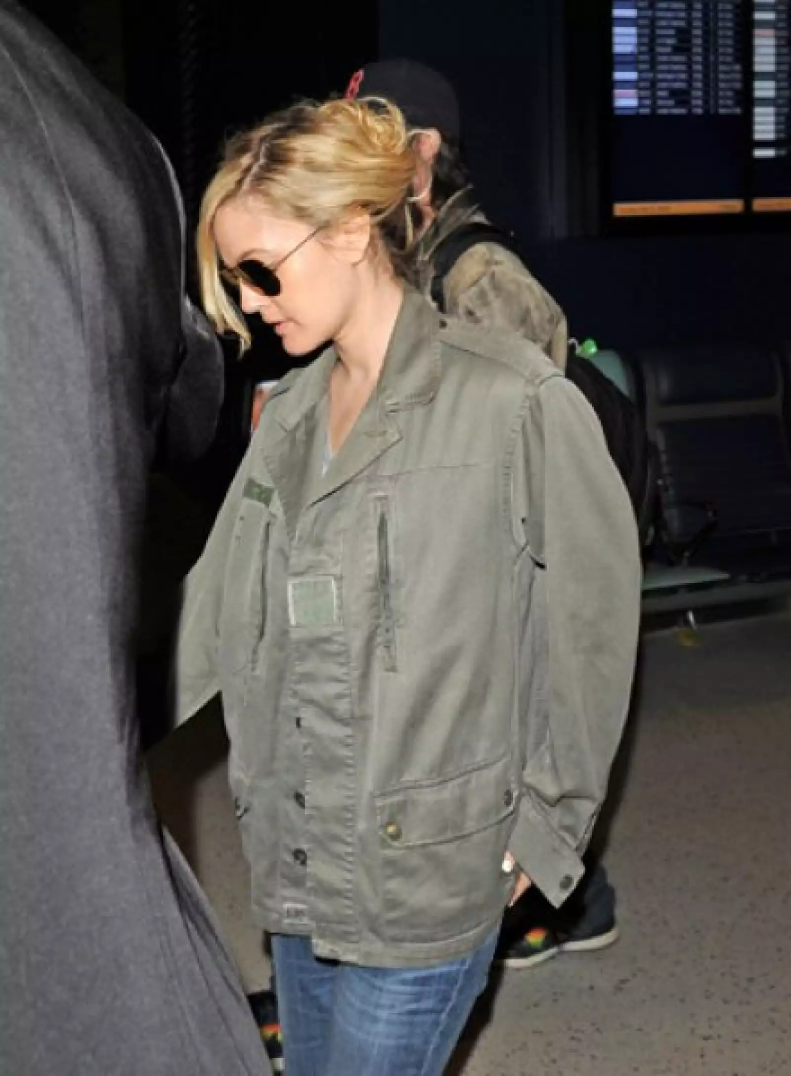 Drew Barrymore llega al Aeropuerto JFK en Nueva York.