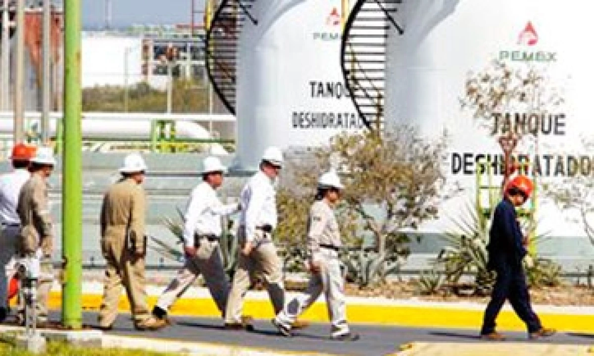 Trabajadores-de-Pemex-02