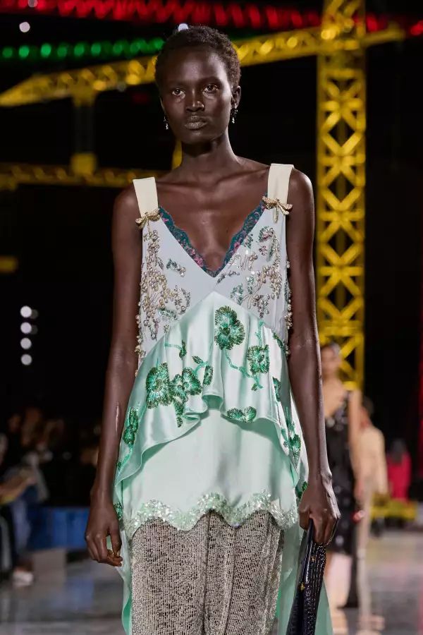 chanel-cintura-caida