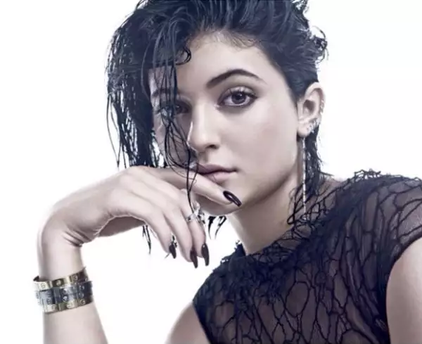 Así luce Kylie Jenner en las páginas de V Magazine de septiembre.