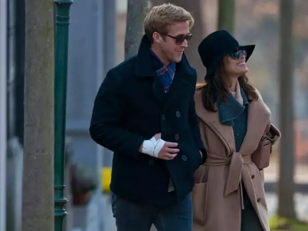 Eva es seis años mayor que Ryan.