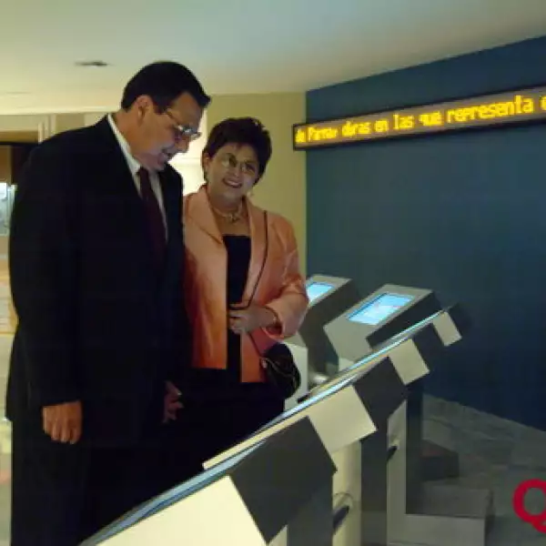 Julio Villalobos, Butsy Díaz de León