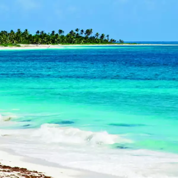La cantidad de tonos de azul y verde que se mezclan en las aguas caribeñas crea un paisaje único.