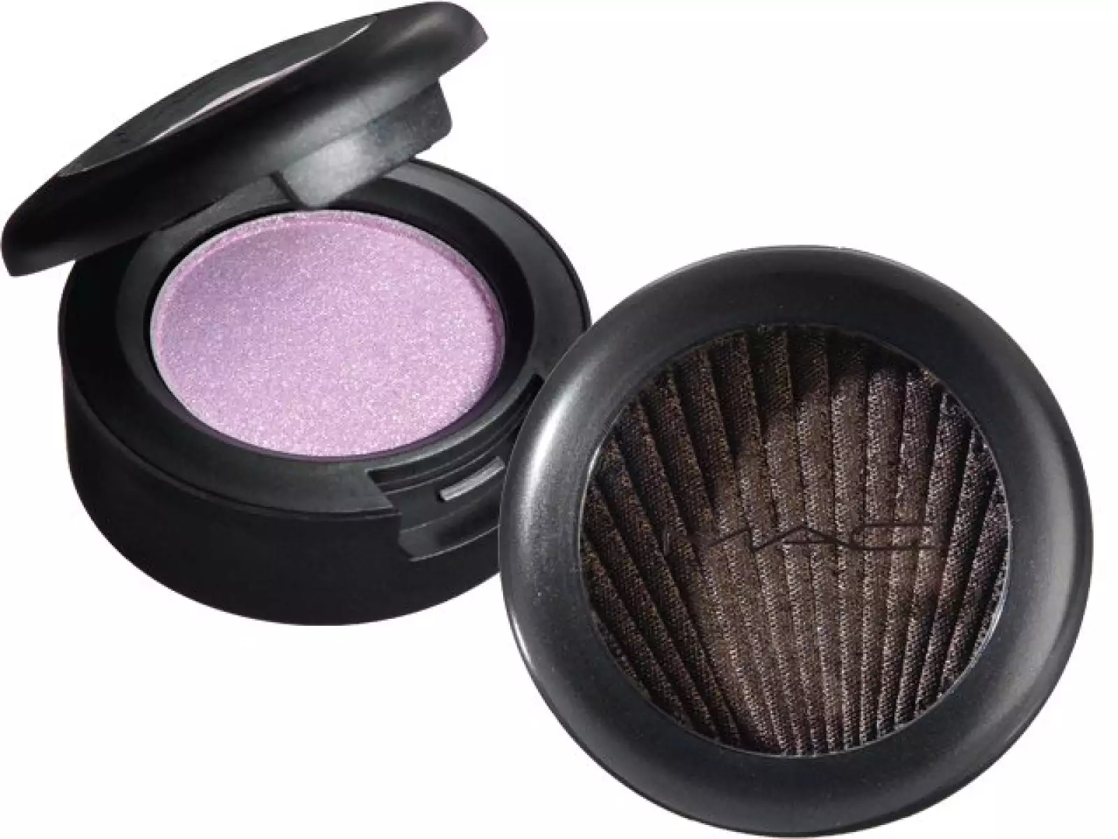 Sombras MAC, nacaradas para un efecto luminoso, de venta en El Palacio de Hierro.
