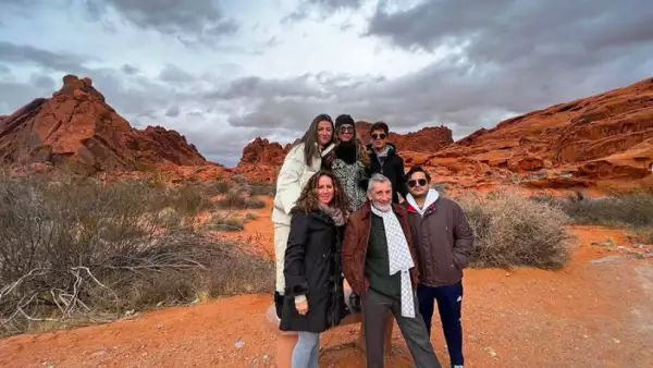María e Iván Mouriño, con parte de su familia, en Arizona
