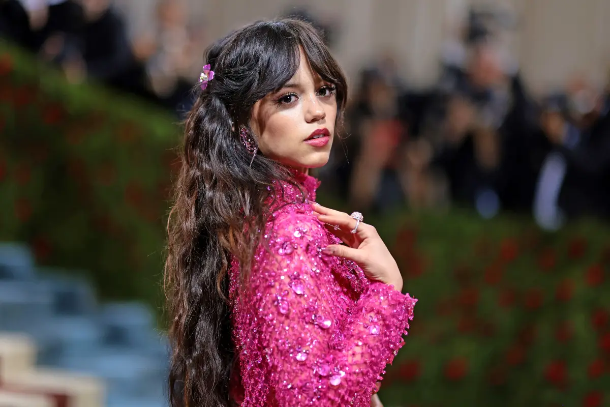 jenna-ortega-embajadora-a