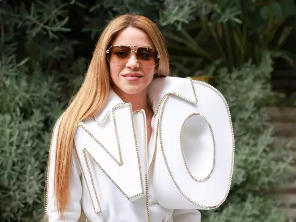 Shakira en el desfile de Alta Costura de Viktor & Rolf. 