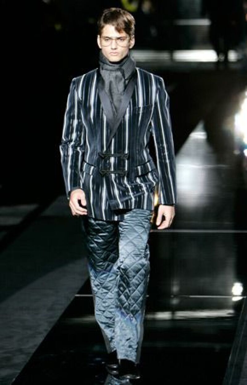 Los modistos italianos dijeron no tener nada que aprender de su compatriota Giorgio Armani, que la víspera los acusó de copiarle un modelo de pantalones.
