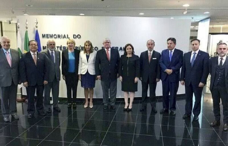 El cónclave de procuradores