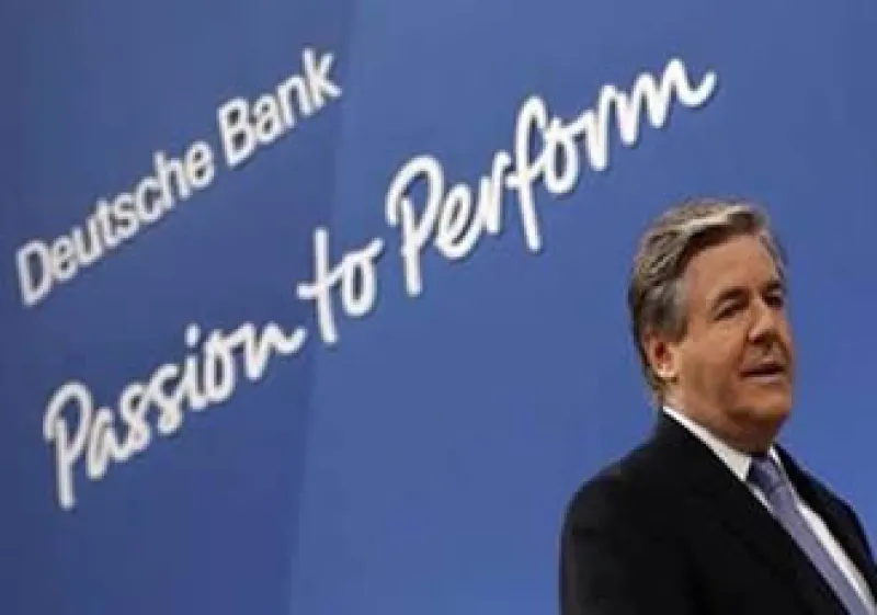Las compensaciones otorgadas en 2010 a los ejecutivos bancarios ascendieron a 135,000 mdd. (Foto: Reuters)