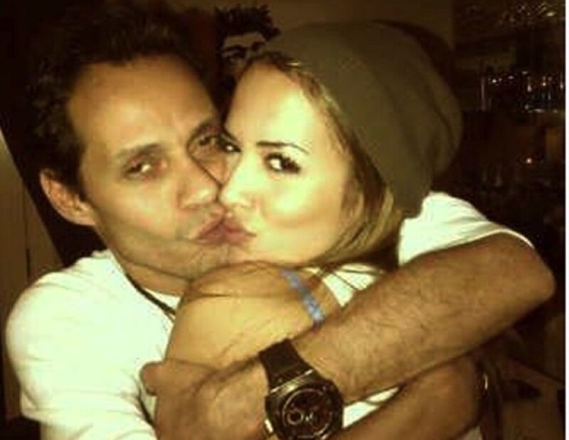Marc Anthony subió a Twitter una foto con su nueva novia, Shannon de Lima.