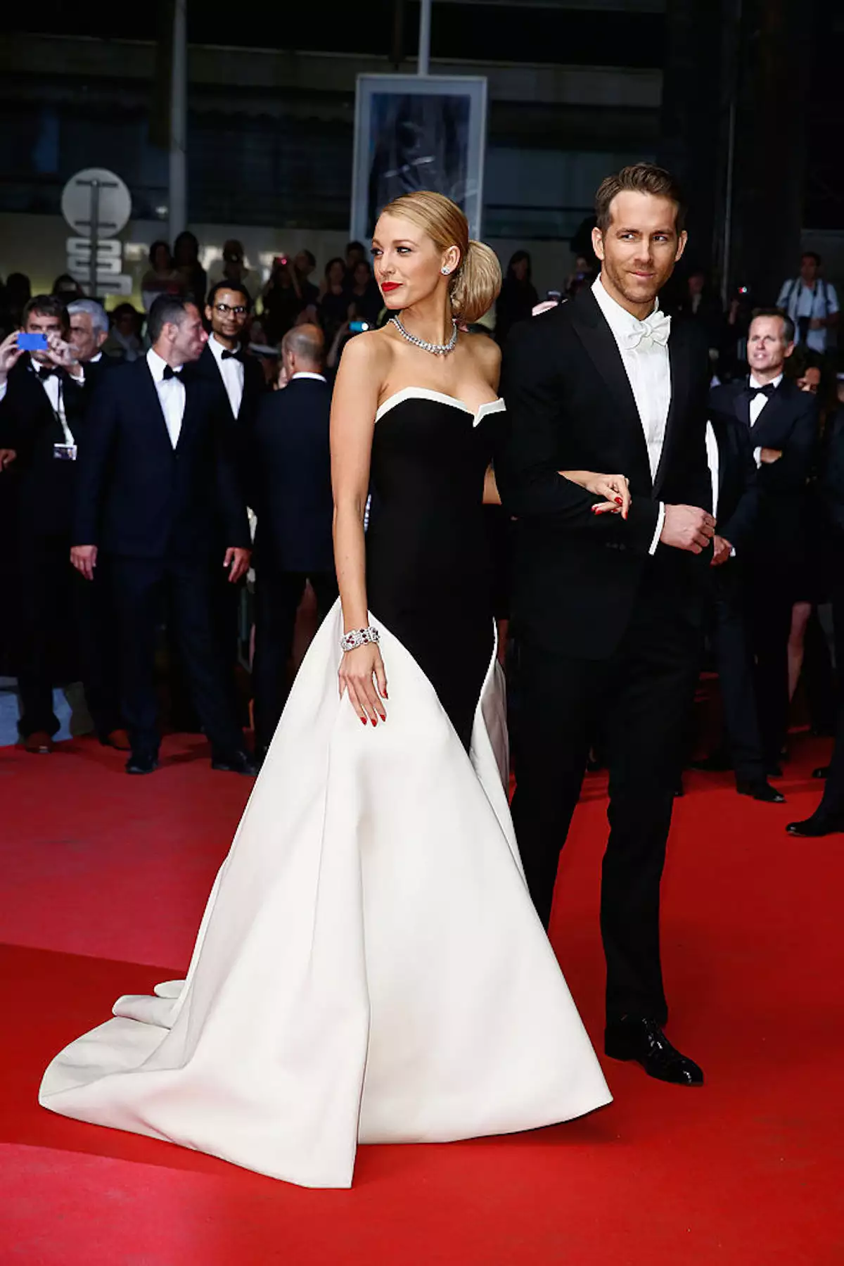 Blake-Lively-Cannes