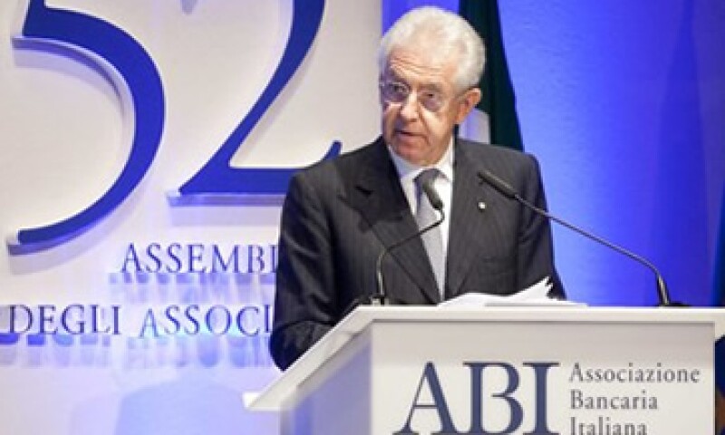 El Gobierno de Mario Monti aprobó el 6 de julio, planes para ahorrar hasta 26,000 mde. (Foto: Reuters)