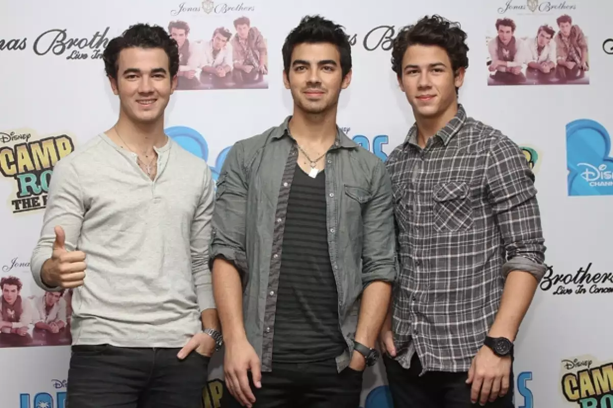 Aunque confesaron, que están concentrados en su nuevo álbum como grupo, a los hermanos, no les desagradaría encontrar novia en nuestro país.