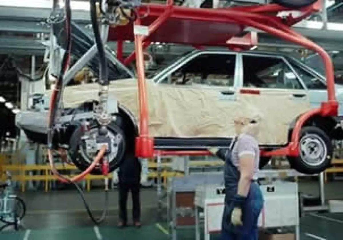 La crisis automotriz en EU ha afectado severamente a la industria en México. (Foto: AP)