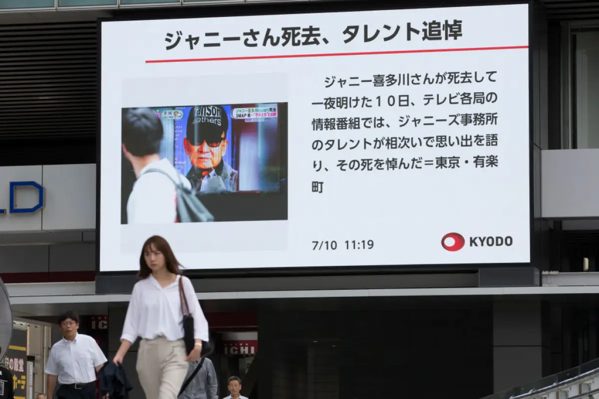 Japan Reacts To Pop Music Mogul Johnny Kitagawa's Death