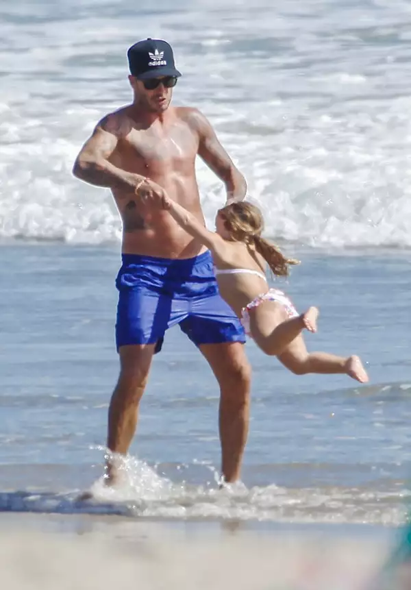 Harper se divirtió con su guapo papá.