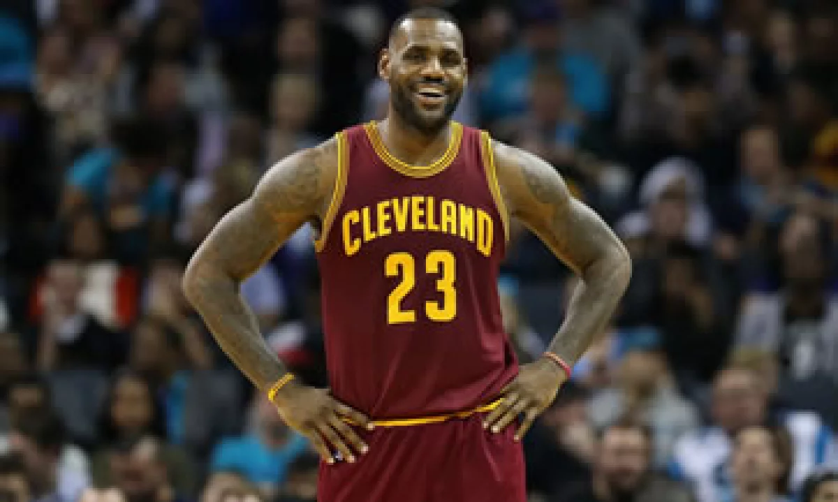 Love y James son dos de los jugadores más adinerados de la NBA. (Foto: Getty Images/Archivo)