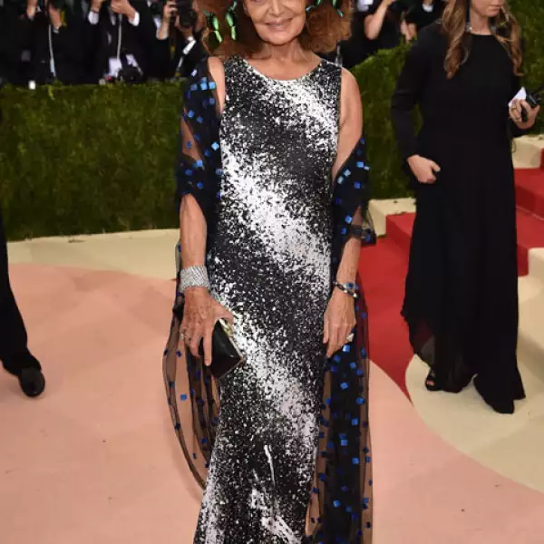 Diane Von Furstenberg en un diseño propio.