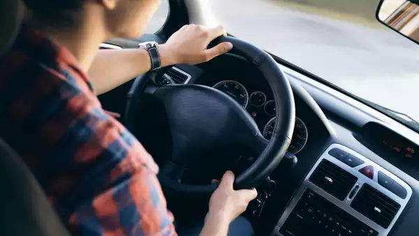 ¿Cuánto cuesta, en promedio, tener un automóvil en la CDMX?