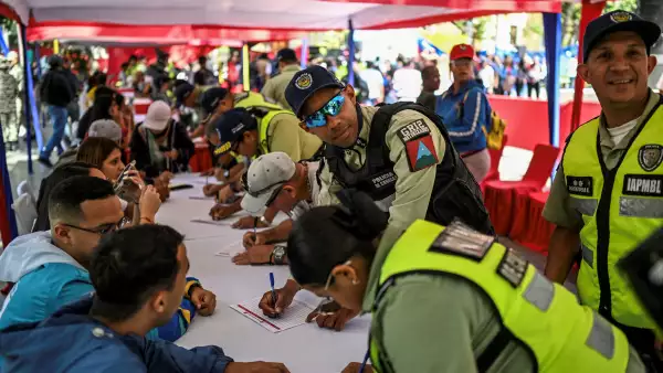 Venezuela amplía reserva militar para enfrentar "amenaza" de EU