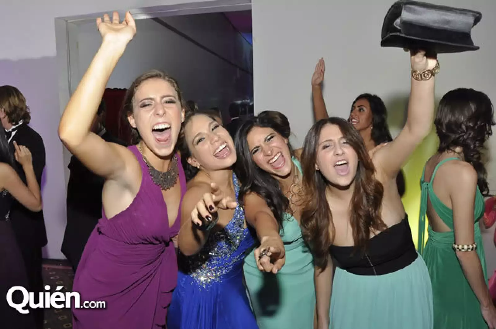 Itziar Borboya,Roberto Saldan,Regina Garcés y Sammy Badour Sorprendidas y fraganti dulcero Pailina Reyes y Carolina Hernández