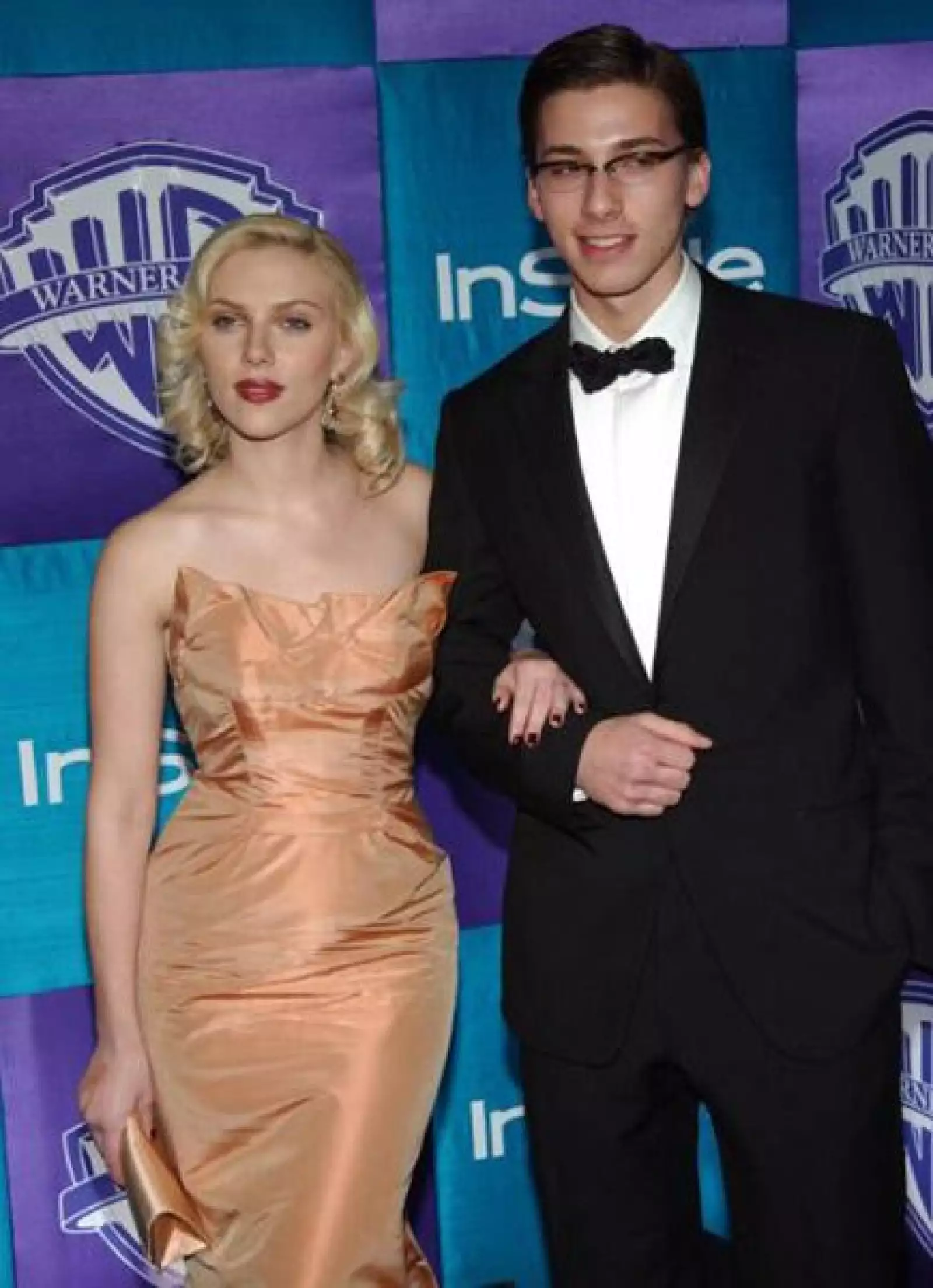 Scarlett y Hunter Johansson. Ella es mundialmente conocida. Él también es actor aunque es mucho menos conocido que ella y fue ayudante en la campaña electoral de Obama.