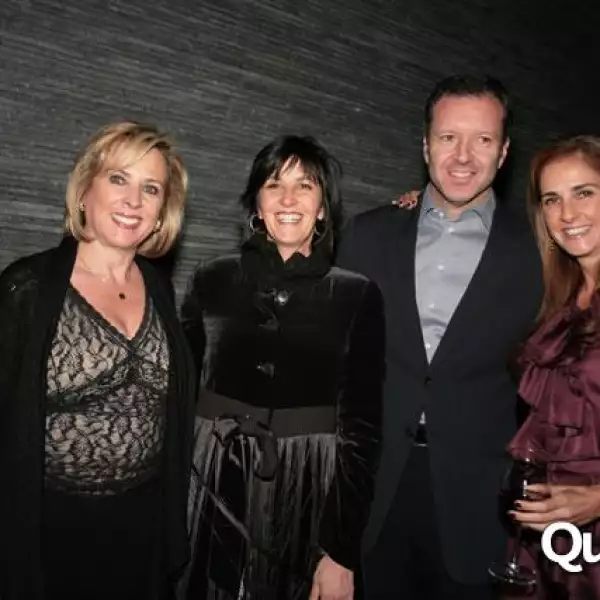 Marco Beteta entrega reconocimientos a los mejores Restaurantes