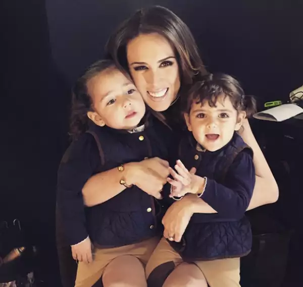 Mini Jacky y Caro son las dos hijas que Jacky tiene con su esposo Martín Fuentes.