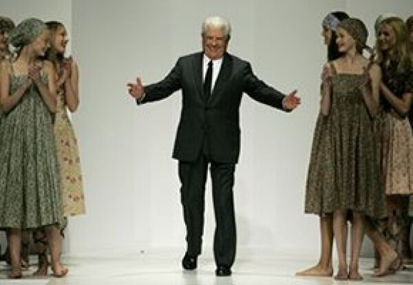 Jean Bousquet fue homenajeado por el público y sus modelos.