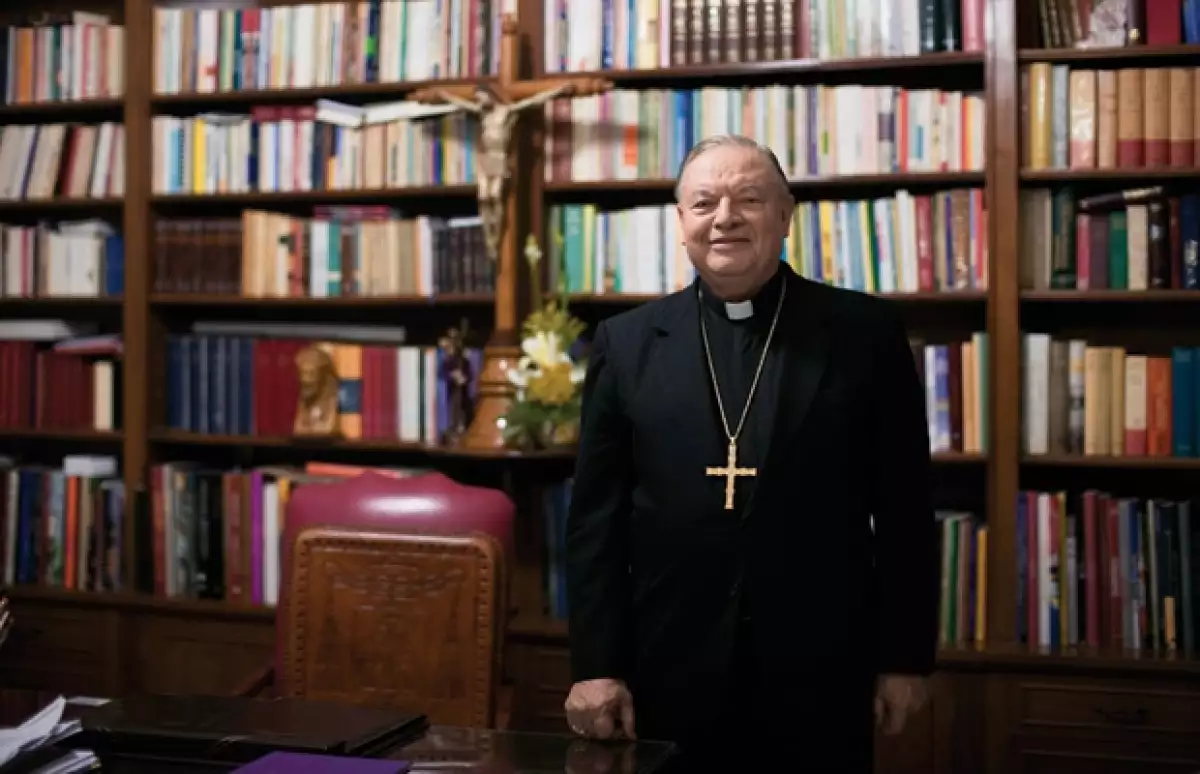 Desde 1994 Sandoval Íñiguez dirigide una de las comunidades religiosas más importantes del mundo con más de seis millones de católicos.