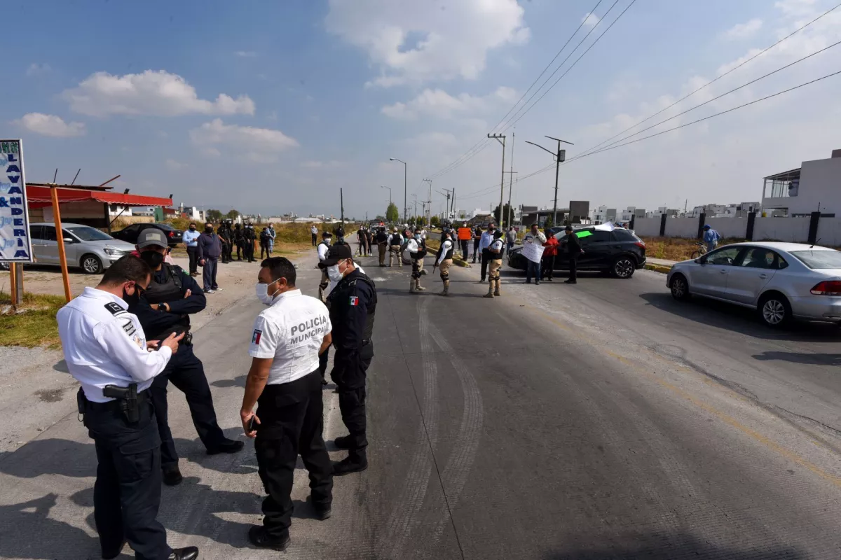 Vecinos del Conjunto Urbano Foresta en Metepec exigen seguridad ante una serie de robos