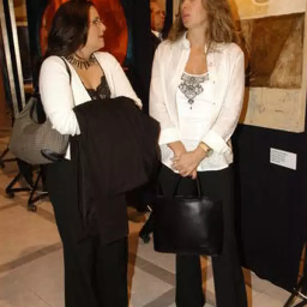 Carmen Jacques, Claudia Otugui