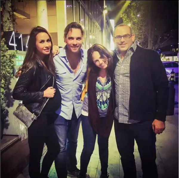 Odalys disfruta la última etepa del embarazo rodeada de grandes amigos.