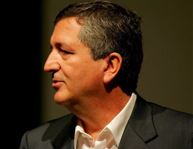 El empresario comenzó vendiendo carnitas y ahora celebra 10 años de estar al frente del Club Guadalajara. ¿Qué más hay detrás de él?, averígualo.