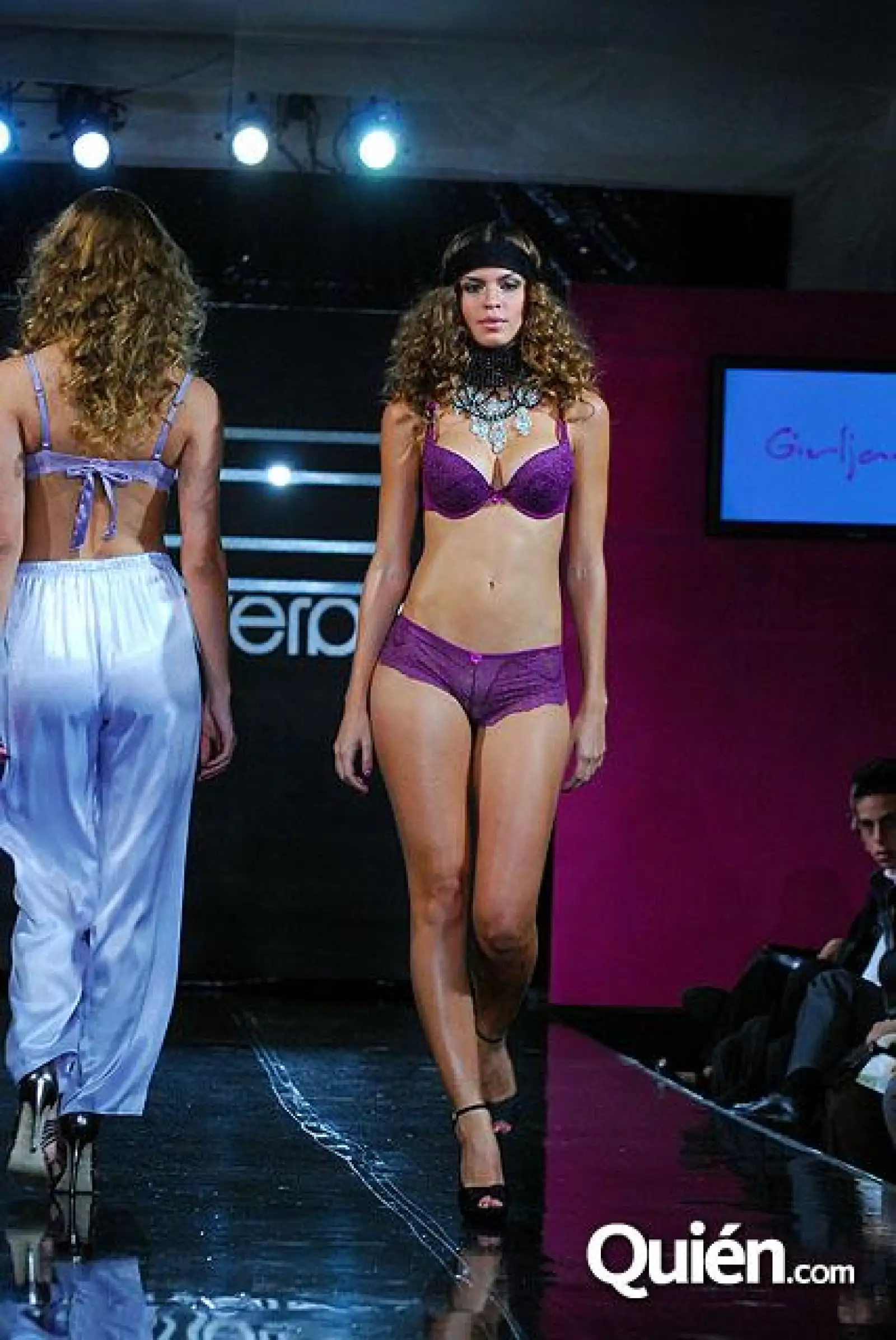 PASARELA LENCERIA LIVERPOOL