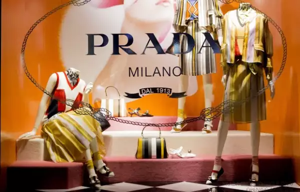 Un collage y mundo de toques multifacéticos de Prada