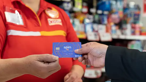 Oxxo frena su banco: ¿qué pasará con las tarjetas Spin y tu dinero tras la decisión de FEMSA? 