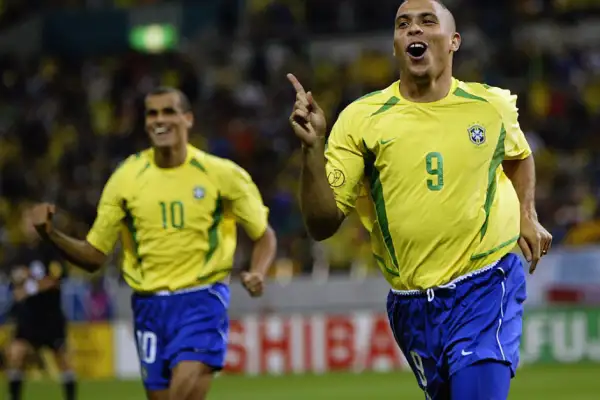 ronaldo nazário 2002.png