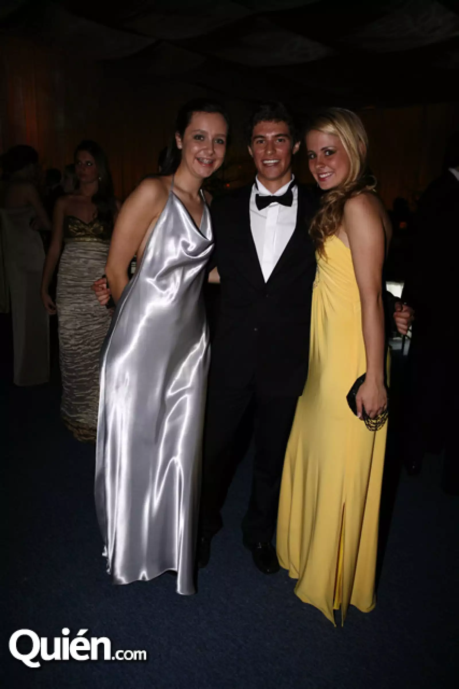 Andrea Corral,Luis Felipe Regalado,Regina Rivas